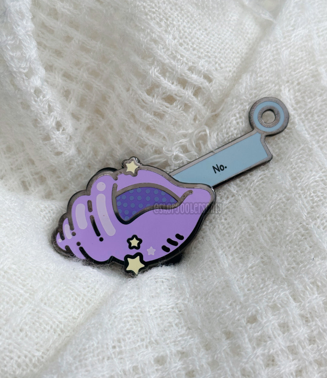 Fortune Conch Enamel Pin ✨