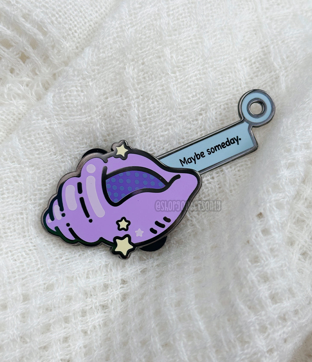 Fortune Conch Enamel Pin ✨