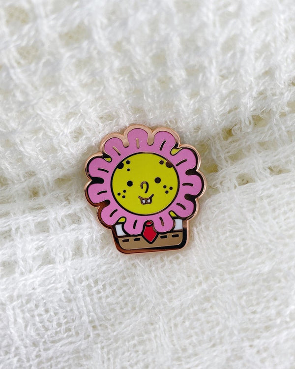 Sponge with Flower Piece Enamel Pin – goobersonly